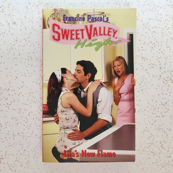 Sweet Valley High # 135 Lila's New Flame - Picture 1 of 6